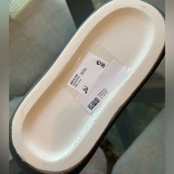 H&M Home Stoneware Modern Irregular Black Ceramic Vase Decor - Picture 10 of 10